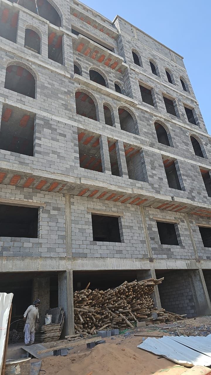 عمارة باوزير بعد التشطيب